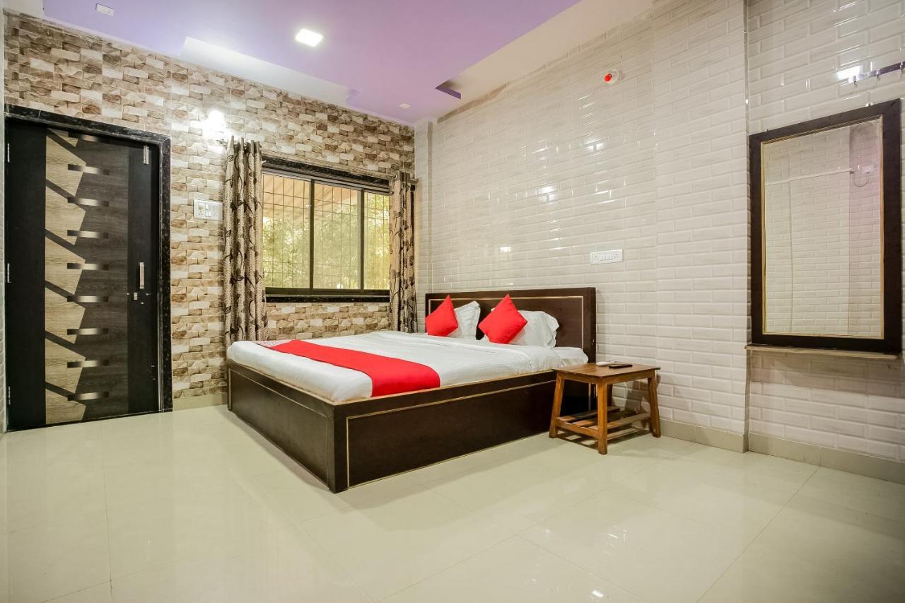 Oyo 63030 Mhatre Farm & Resort Chinchani Exterior foto