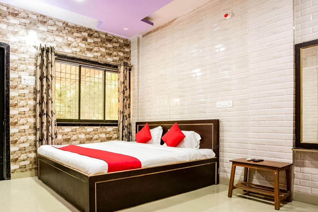 Oyo 63030 Mhatre Farm & Resort Chinchani Exterior foto