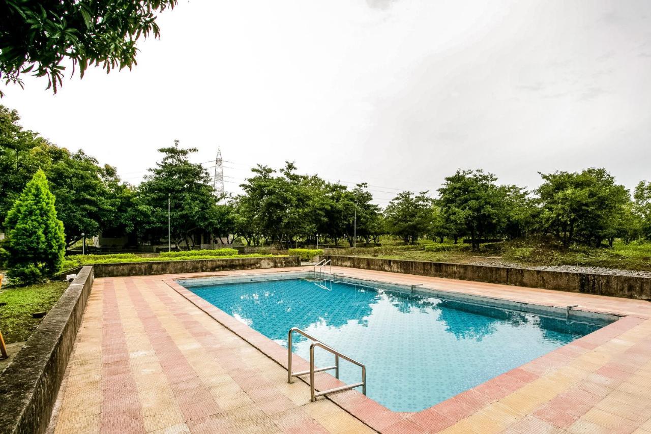 Oyo 63030 Mhatre Farm & Resort Chinchani Exterior foto
