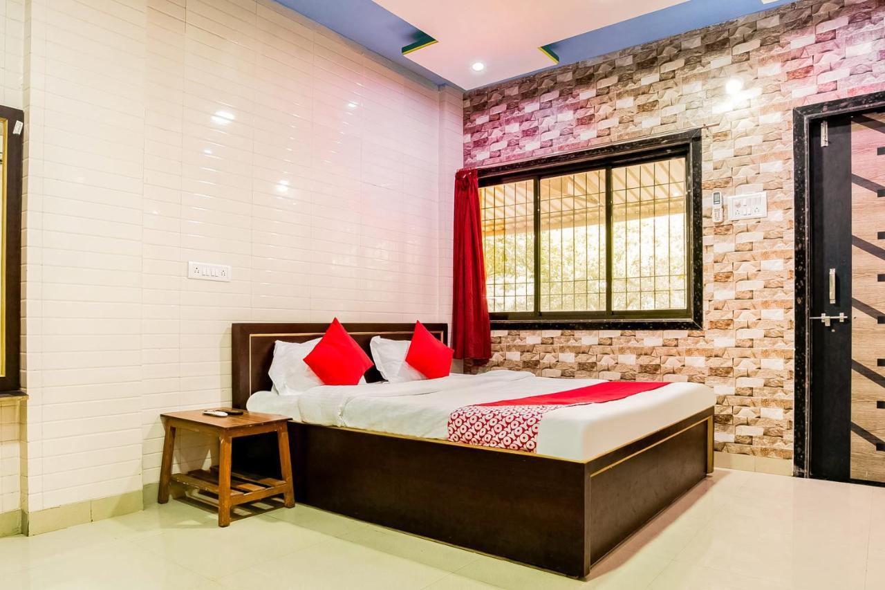 Oyo 63030 Mhatre Farm & Resort Chinchani Exterior foto
